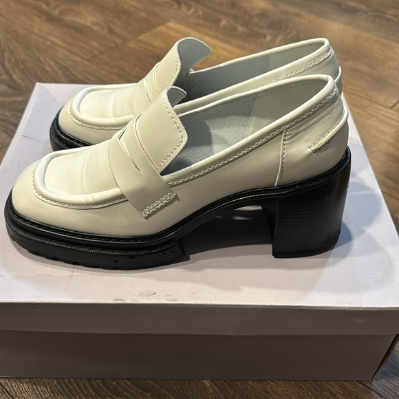 Charles & Keith loafers in Chalk - Picture 2 of 5